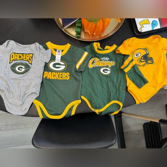 Green Bay Packers 12m Onesie Bundle - Picture 1 of 5
